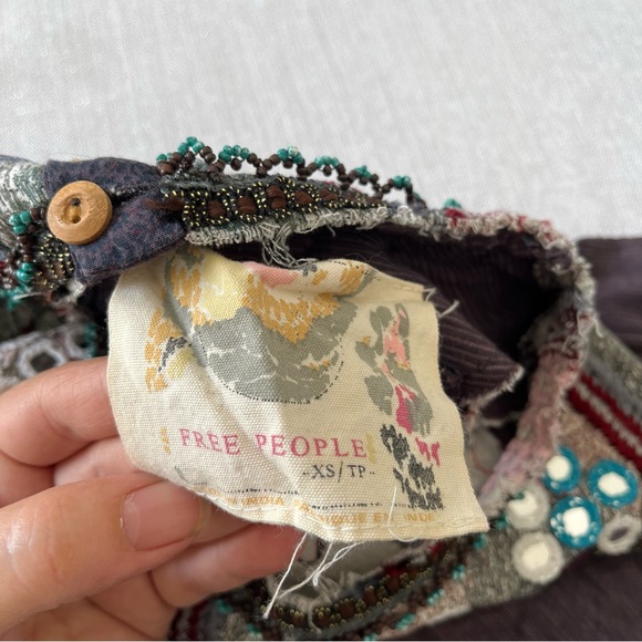 Free People Purple Blouse Boho Size XS Embellished V-Neck Sleeveless Tank Top - Picture 8 of 9